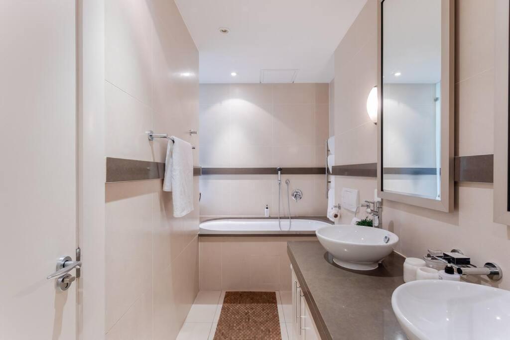 Outstanding V&A Marina Waterfront Apartment Città del Capo Esterno foto